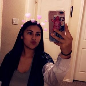 Meet your Posher, Mara